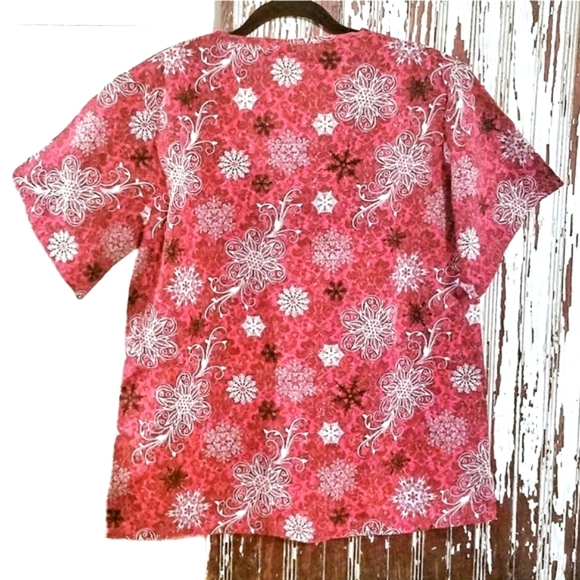 UA Scrubs Scrub Top Red Snowflake Print Size S - Picture 5 of 8